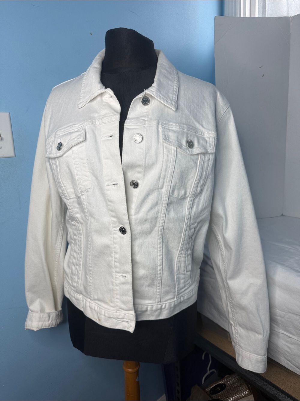 Classic White Women's Denim Jacket - Clean Button-Front Style